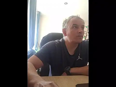 Snapshot of Piotr481 chatting on May 24, 10:48 am Piotr481 online show from May 24, 10:48 am