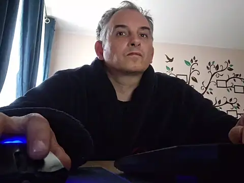 Snapshot of Piotr481 chatting on May 7, 4:10 pm Piotr481 online show from May 7, 4:10 pm