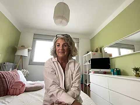 NaughtyMonicaUK online show from April 13, 8:18 am