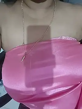 Snapshot of SexySindrela chatting on June 27, 6:47 pm SexySindrela online show from June 27, 6:47 pm