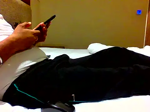 nikhil s25 online show from April 15, 5:50 pm