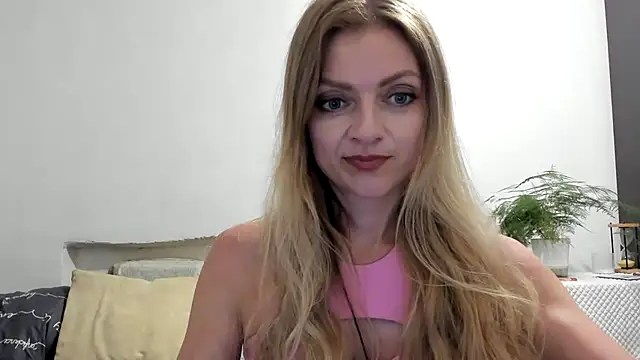 Snapshot of Severina7 chatting on July 2, 8:37 pm Severina7 online show from July 2, 8:37 pm