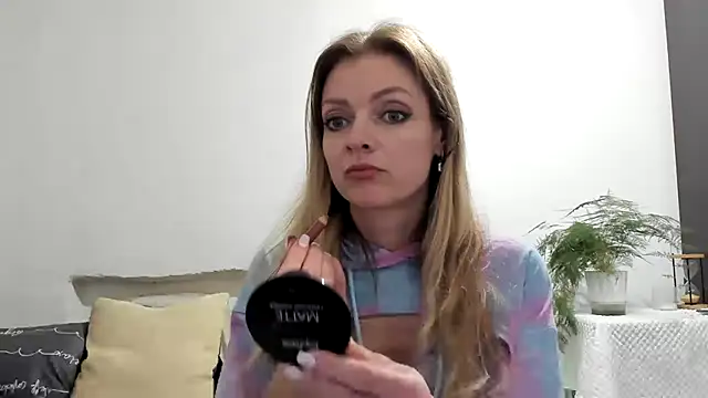 Snapshot of Severina7 chatting on June 24, 8:28 pm Severina7 online show from June 24, 8:28 pm