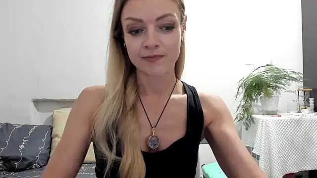 Snapshot of Severina7 chatting on July 20, 7:38 pm Severina7 online show from July 20, 7:38 pm