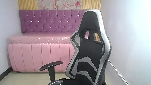 Kailee ch online show from April 13, 1:04 pm