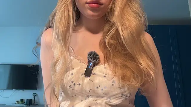 AliceStruble online show from May 27, 10:22 am