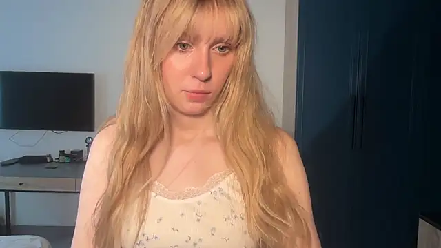 AliceStruble online show from May 11, 11:33 am