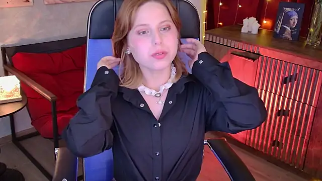 Snapshot of VivienneHebert chatting on June 25, 12:54 pm VivienneHebert online show from June 25, 12:54 pm