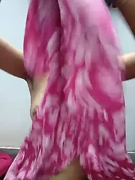 Snapshot of sexy_bhabhii chatting on July 7, 8:56 pm sexy bhabhii online show from July 7, 8:56 pm