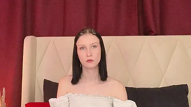 LeyaLolly online show from April 21, 3:07 pm