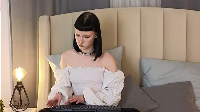 LeyaLolly online show from April 15, 3:45 am