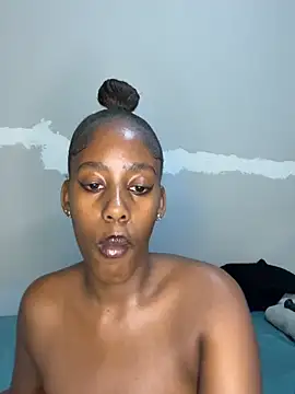 petite bee online show from April 18, 4:53 pm
