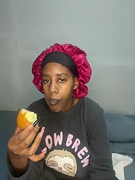 petite bee online show from May 24, 3:23 pm