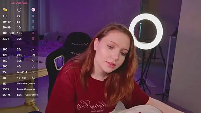 YouHoldMee online show from May 3, 4:54 pm