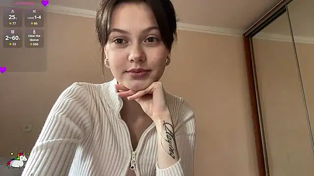 Snapshot of LaurenBlade chatting on July 16, 7:16 am LaurenBlade online show from July 16, 7:16 am