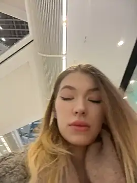 Risky Mia69 online show from April 15, 5:06 pm