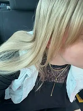 Snapshot of Tiffy_Rosee chatting on May 4, 8:50 am Tiffy Rosee online show from May 4, 8:50 am
