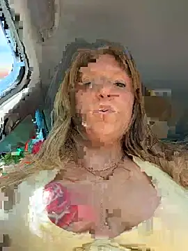 Snapshot of Tiffy_Rosee chatting on May 10, 10:41 am Tiffy Rosee online show from May 10, 10:41 am