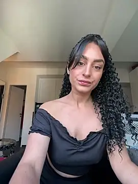 CurlyRouge online show from May 20, 2:25 pm