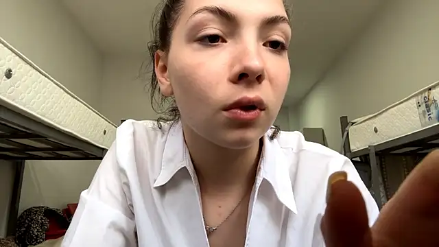 SharieLangan online show from April 15, 4:00 pm