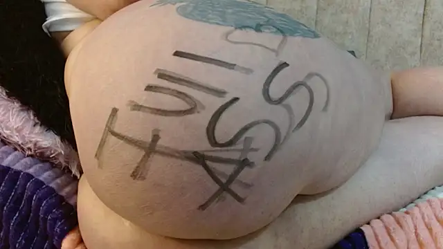 Snapshot of Melanie_Slut_nassty chatting on May 11, 9:34 pm Melanie Slut nassty online show from May 11, 9:34 pm