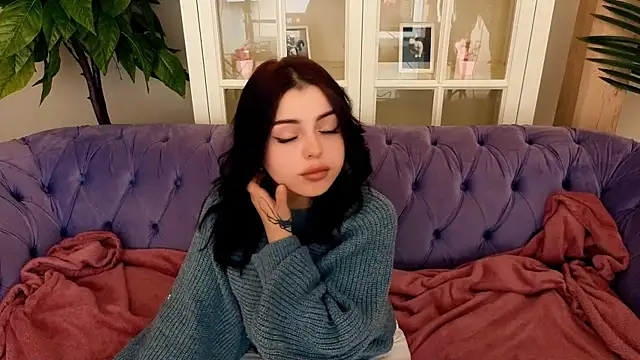 SinfulKittenn online show from April 22, 5:03 am