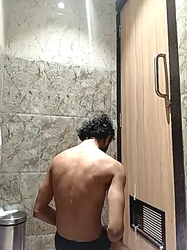 itsmemadhu2019 online show from May 6, 7:51 pm