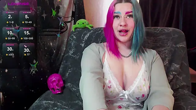 Neon Baddie online show from May 6, 4:22 pm