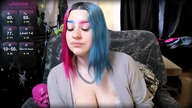 Neon Baddie online show from May 15, 8:45 am