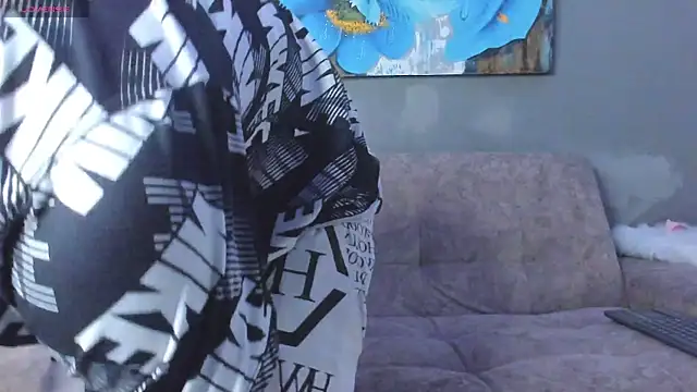 LeoVargasHot online show from April 12, 9:18 pm