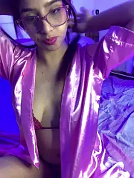 Snapshot of miss_carly chatting on June 8, 1:28 am miss carly online show from June 8, 1:28 am