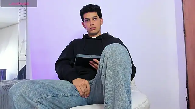 elijah stoone online show from April 16, 1:12 pm