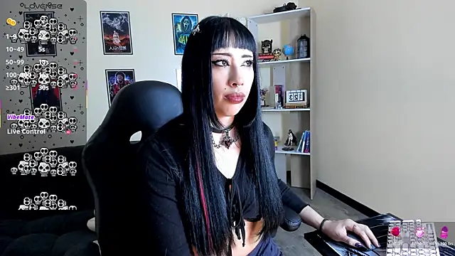Ravenelle  online show from April 18, 10:43 pm
