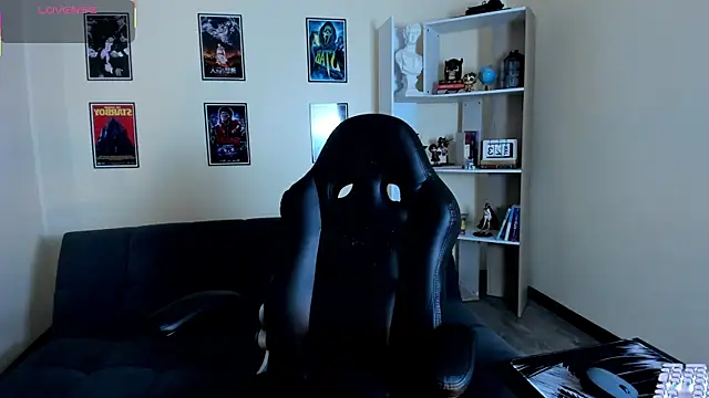 Ravenelle  online show from May 1, 10:59 pm