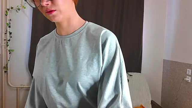 AngelaSwety69 online show from April 15, 10:10 am