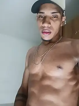 Snapshot of WolVID_XX77 chatting on June 14, 6:25 am WolVID XX77 online show from June 14, 6:25 am