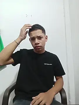 curious straight guy online show from April 14, 3:11 am