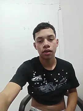 Snapshot of curious_straight_guy chatting on June 14, 8:43 pm curious straight guy online show from June 14, 8:43 pm