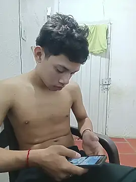 Snapshot of curious_straight_guy chatting on July 18, 2:09 am curious straight guy online show from July 18, 2:09 am