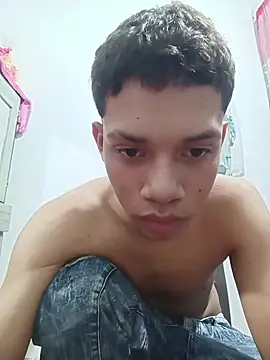 curious straight guy online show from May 22, 1:47 am