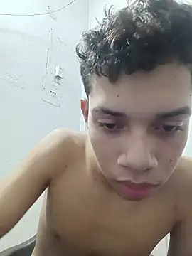 Snapshot of curious_straight_guy chatting on July 12, 3:07 am curious straight guy online show from July 12, 3:07 am