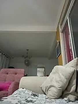 Snapshot of LuluDream chatting on July 2, 2:23 am LuluDream online show from July 2, 2:23 am
