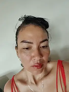 Snapshot of LuluDream chatting on June 23, 3:43 pm LuluDream online show from June 23, 3:43 pm