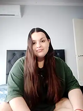 estrell4 online show from June 11, 1:30 pm