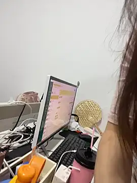 Snapshot of Taosi11 chatting on June 30, 6:57 am Taosi11 online show from June 30, 6:57 am
