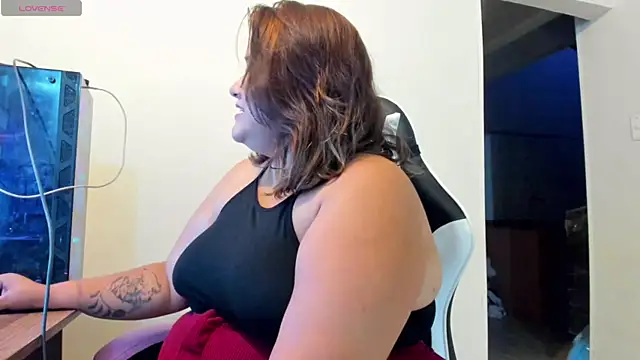 cellycanela  online show from May 24, 2:44 am