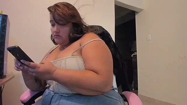 cellycanela  online show from May 14, 1:46 am