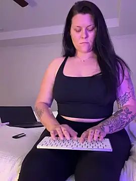 kittyykat767 online show from April 15, 2:28 am