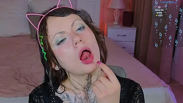 EricaMoonn online show from April 25, 1:41 pm