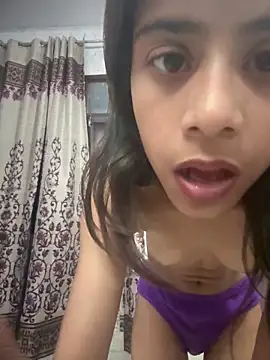 Snapshot of Alisha_Queen55 chatting on May 6, 7:40 pm Alisha Queen55 online show from May 6, 7:40 pm